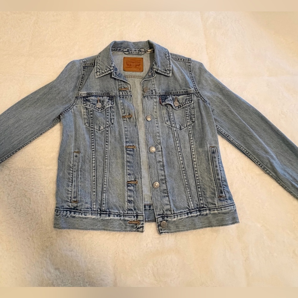 Vintage Levi’s Women’s Denim Jacket